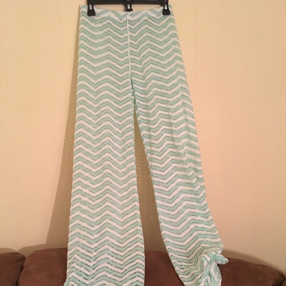 NWOT Elan beach pants, size large.